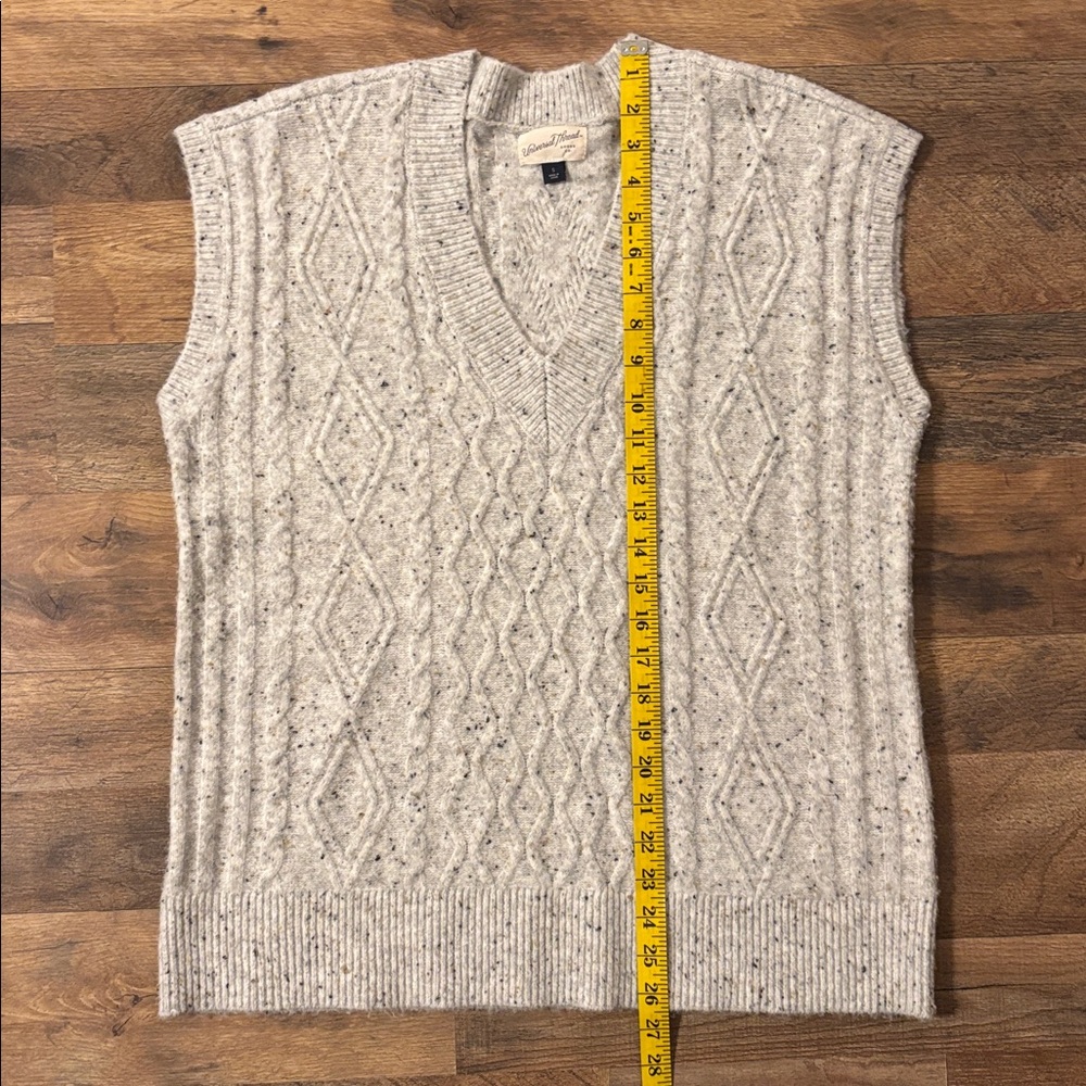 Universal Thread Light Gray V Neck Cable Knit Swe… - image 3